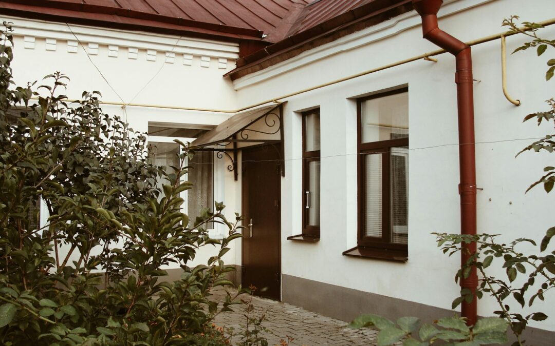 Mendocino Roof Drainage Design: Slope, Sizing, and Placement to Prevent Ponding