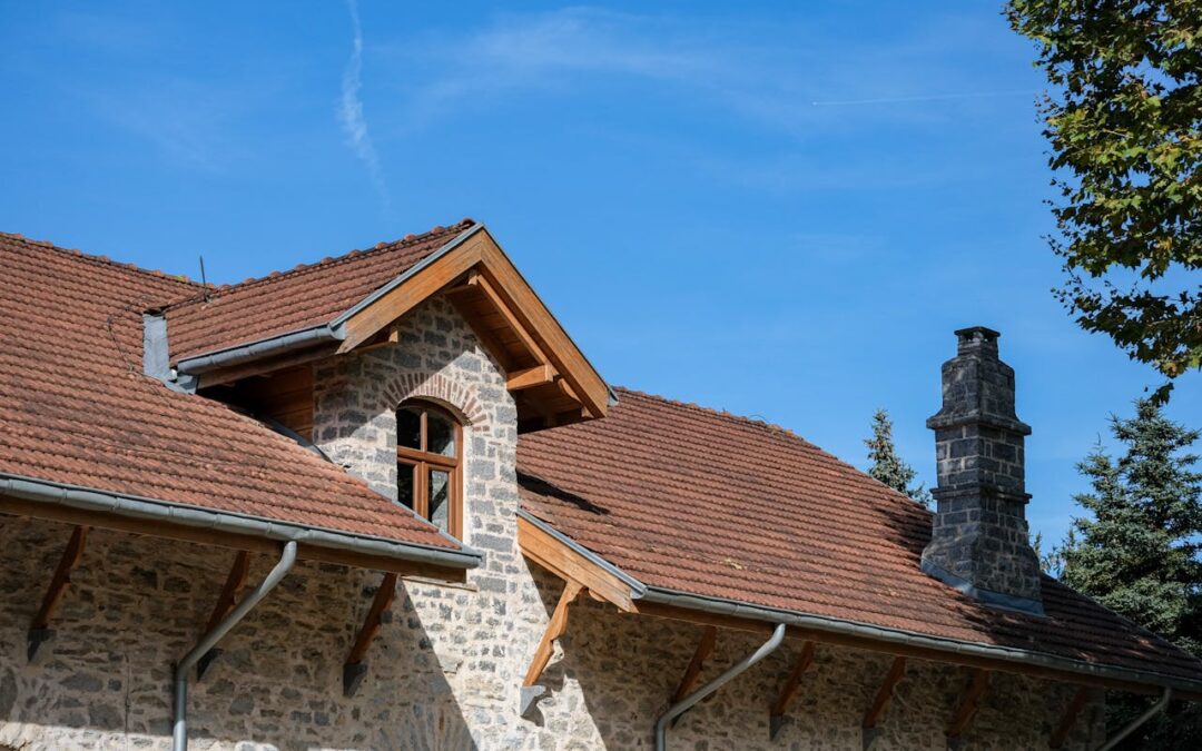 Ukiah vs Fort Bragg: Roof Maintenance by Microclimate to Extend Roof Life