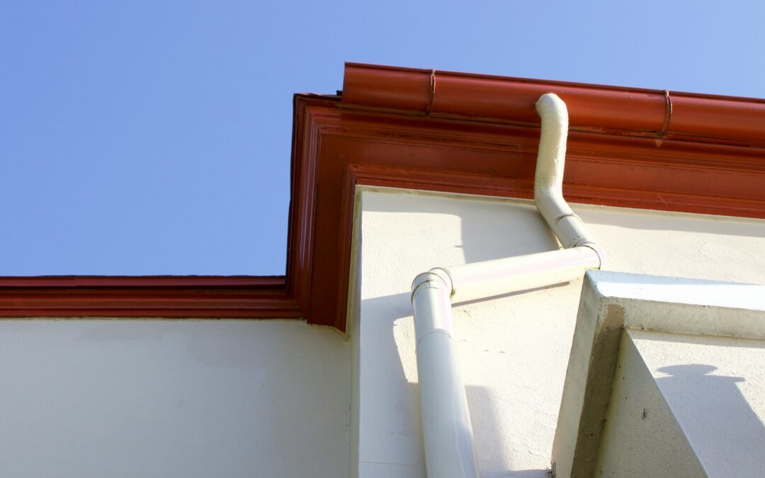 Summer Gutter Upgrades in Ukiah vs. Fort Bragg: Materials and Sizing
